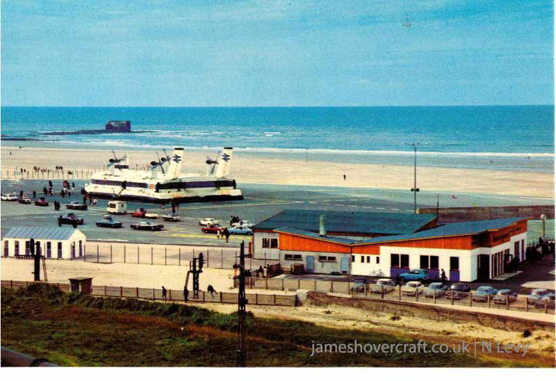 Old postcards from Boulogne Hoverport, France - Seaspeed SRN4s at Boulogne Hoverport (submitted by N Levy).